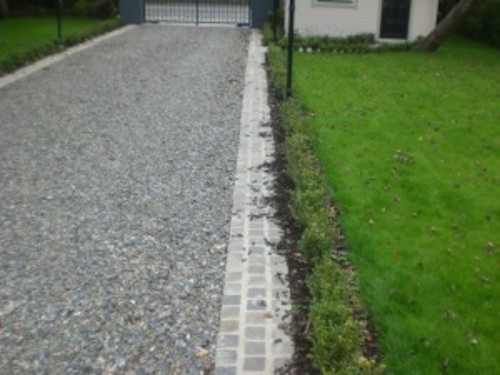 pebbled-driveway-300x225.jpg