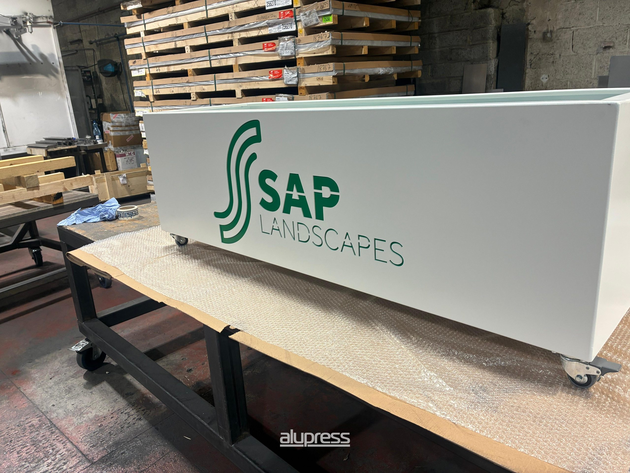 aluminium-alupress-planter