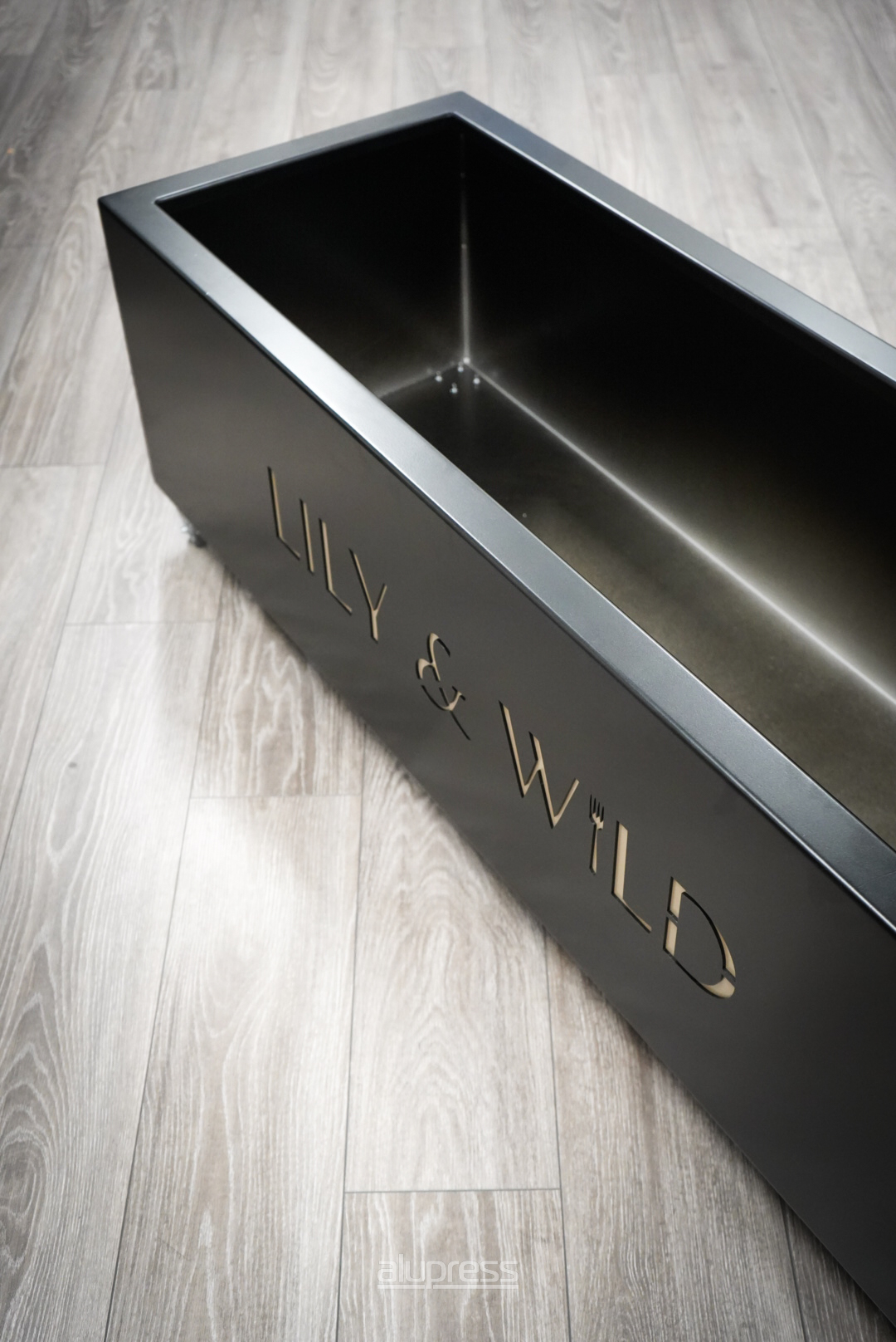 aluminium-long-planter